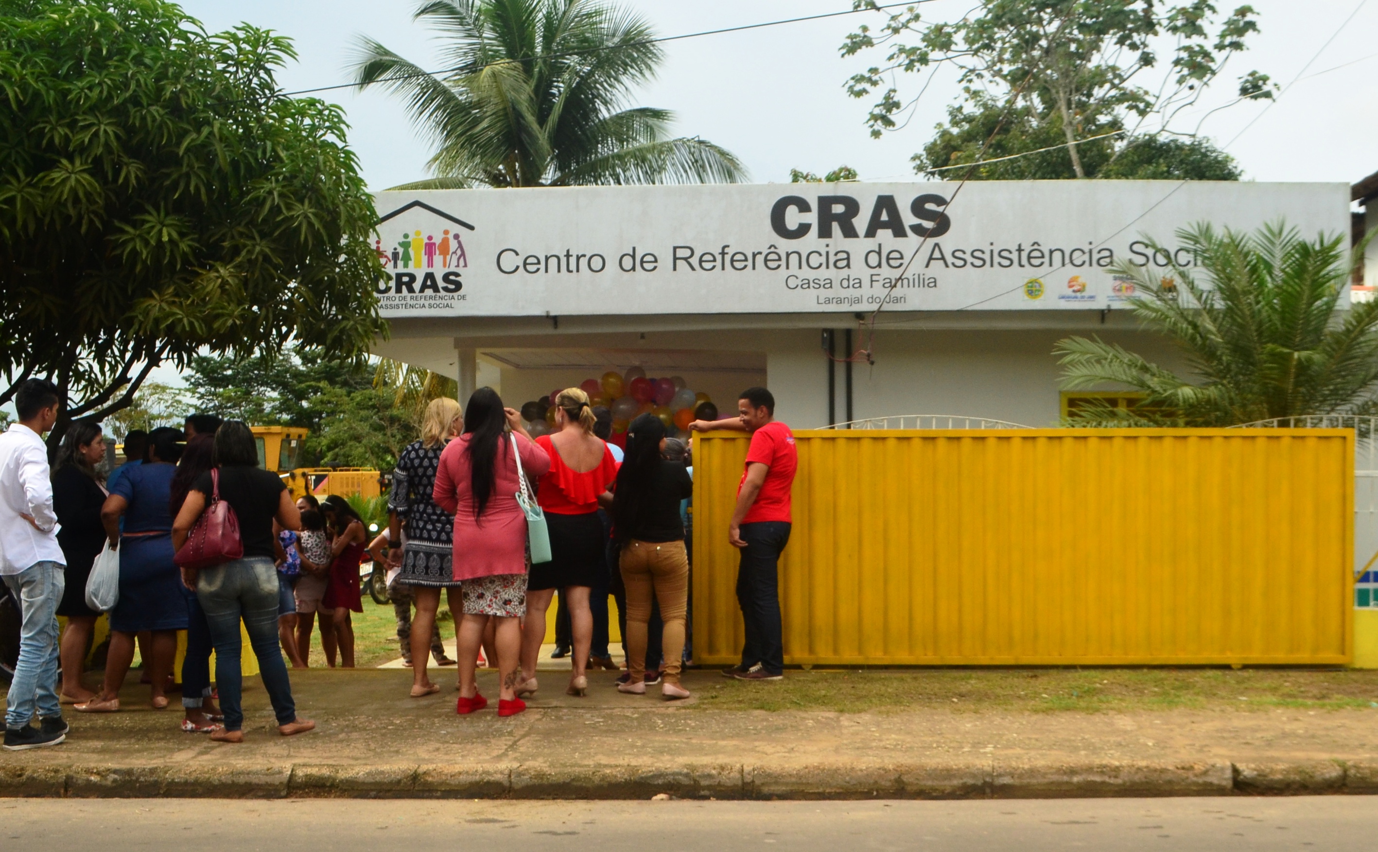 Prefeitura reinaugura o Centro de Referência de Assistência Social CRAS.